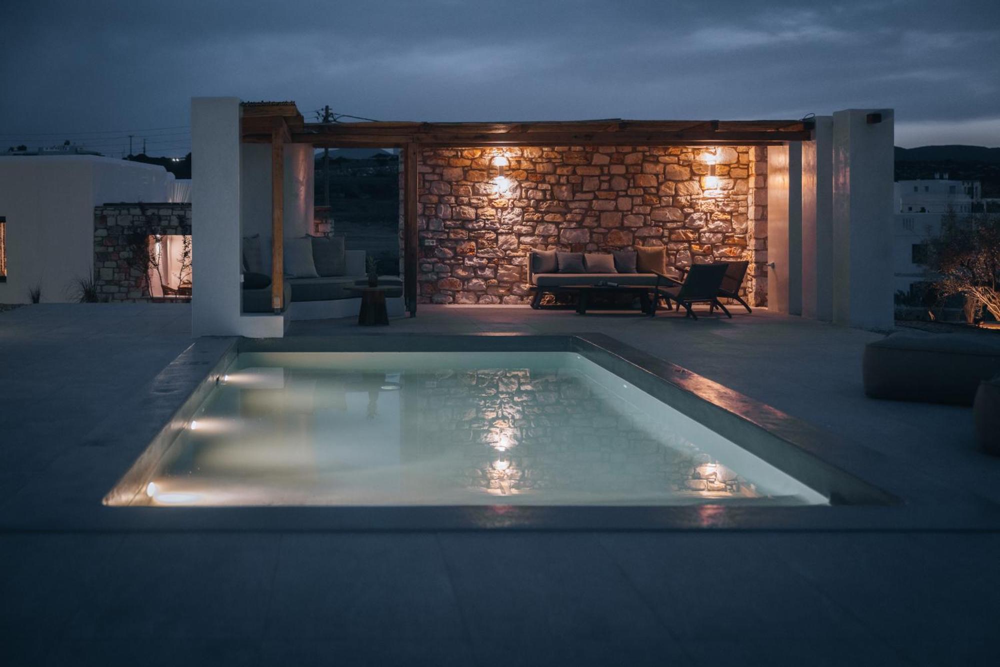 Kosmitis Suites & Villas Науса Стая снимка