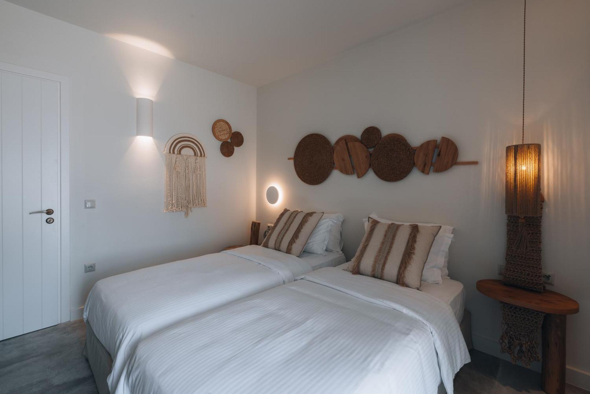 Kosmitis Suites & Villas Науса Стая снимка