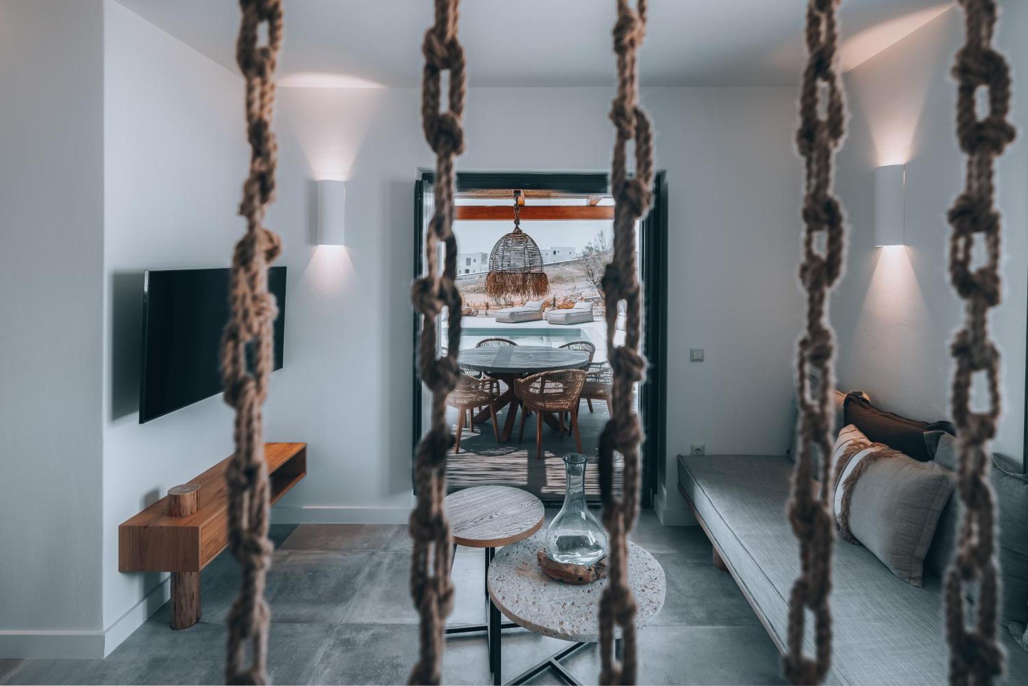 Kosmitis Suites & Villas Науса Стая снимка
