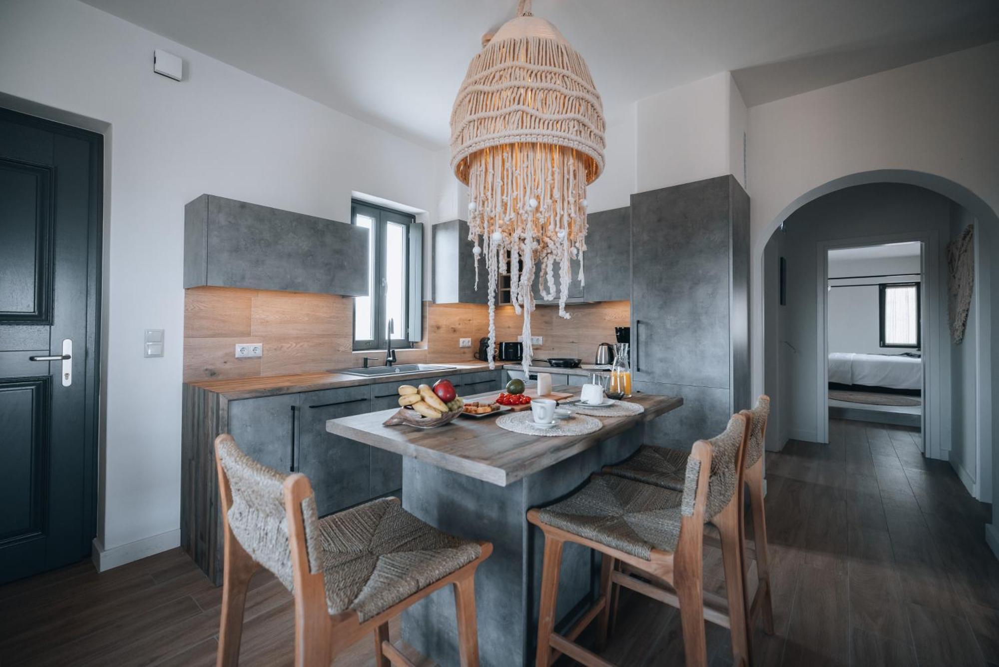 Kosmitis Suites & Villas Науса Стая снимка
