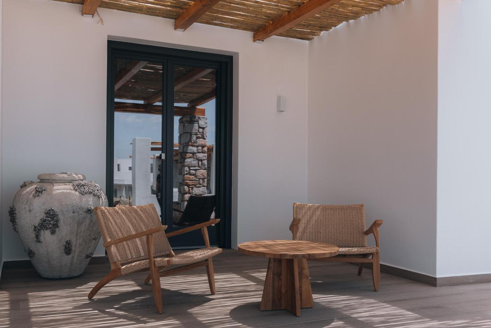 Kosmitis Suites & Villas Науса Екстериор снимка