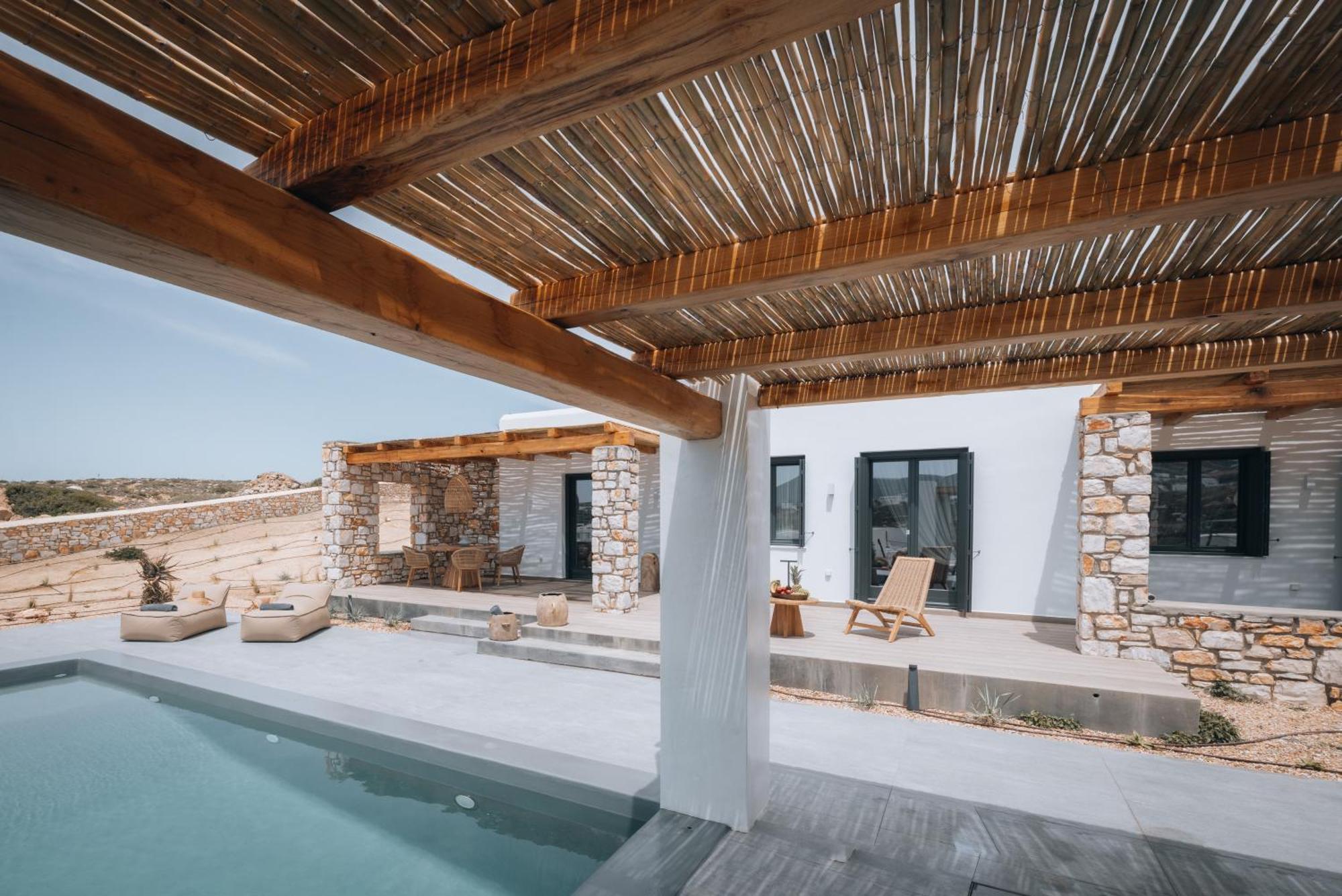 Kosmitis Suites & Villas Науса Стая снимка